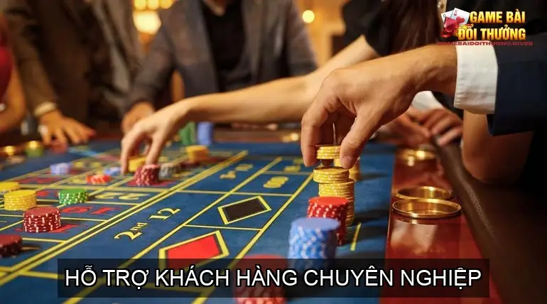 Đánh giá cổng game bài online nhà cái TOP88 4 Hỗ trợ khách hàng chuyên nghiệp